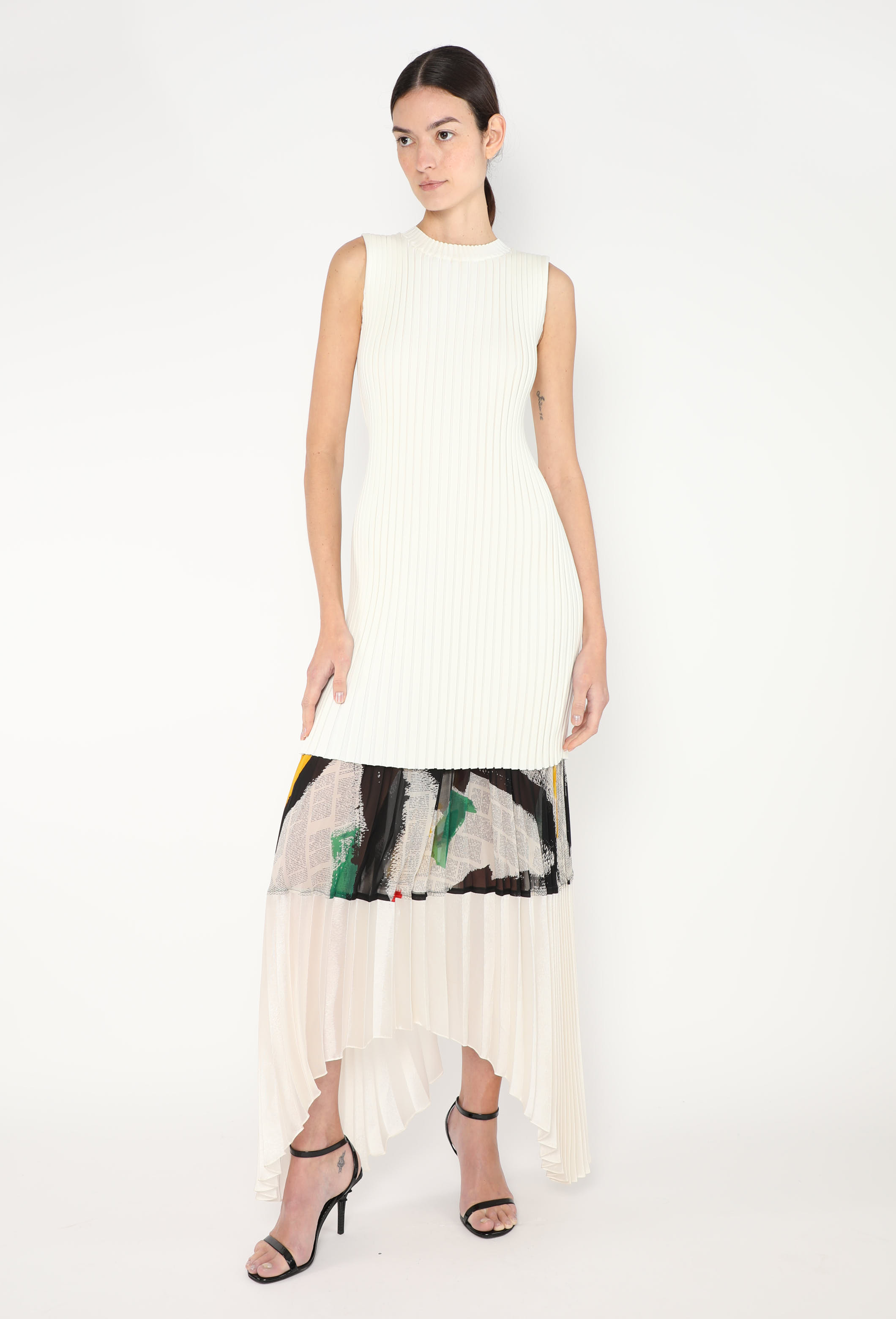 【PHOEBE PHILO】コットンツイル ベスト ドロップウエスト Organic Linen Cotton Slub V-Neck Top | EILEEN FISHER