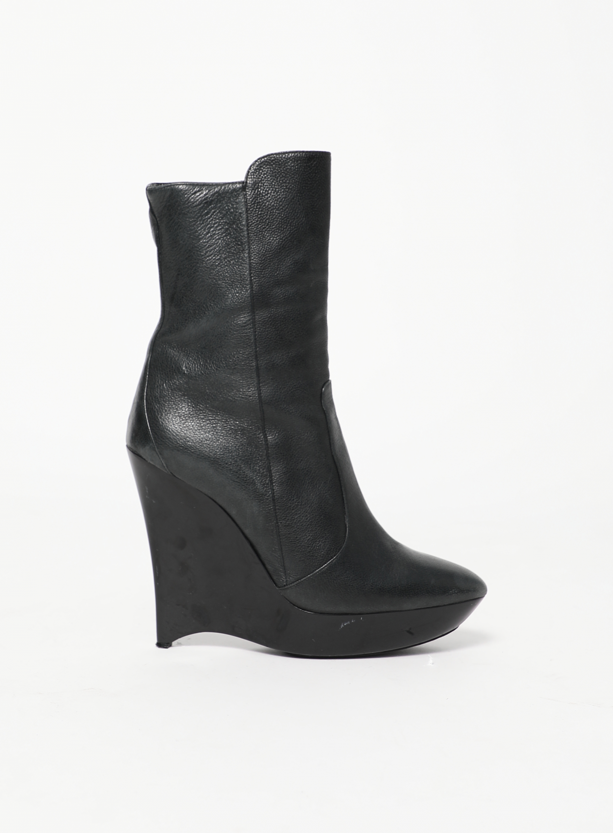 【BALENCIAGA】Leopold Bootie フラットシューズ Balenciaga Leopold Embellished Mesh Bootie Flats - Bergdorf