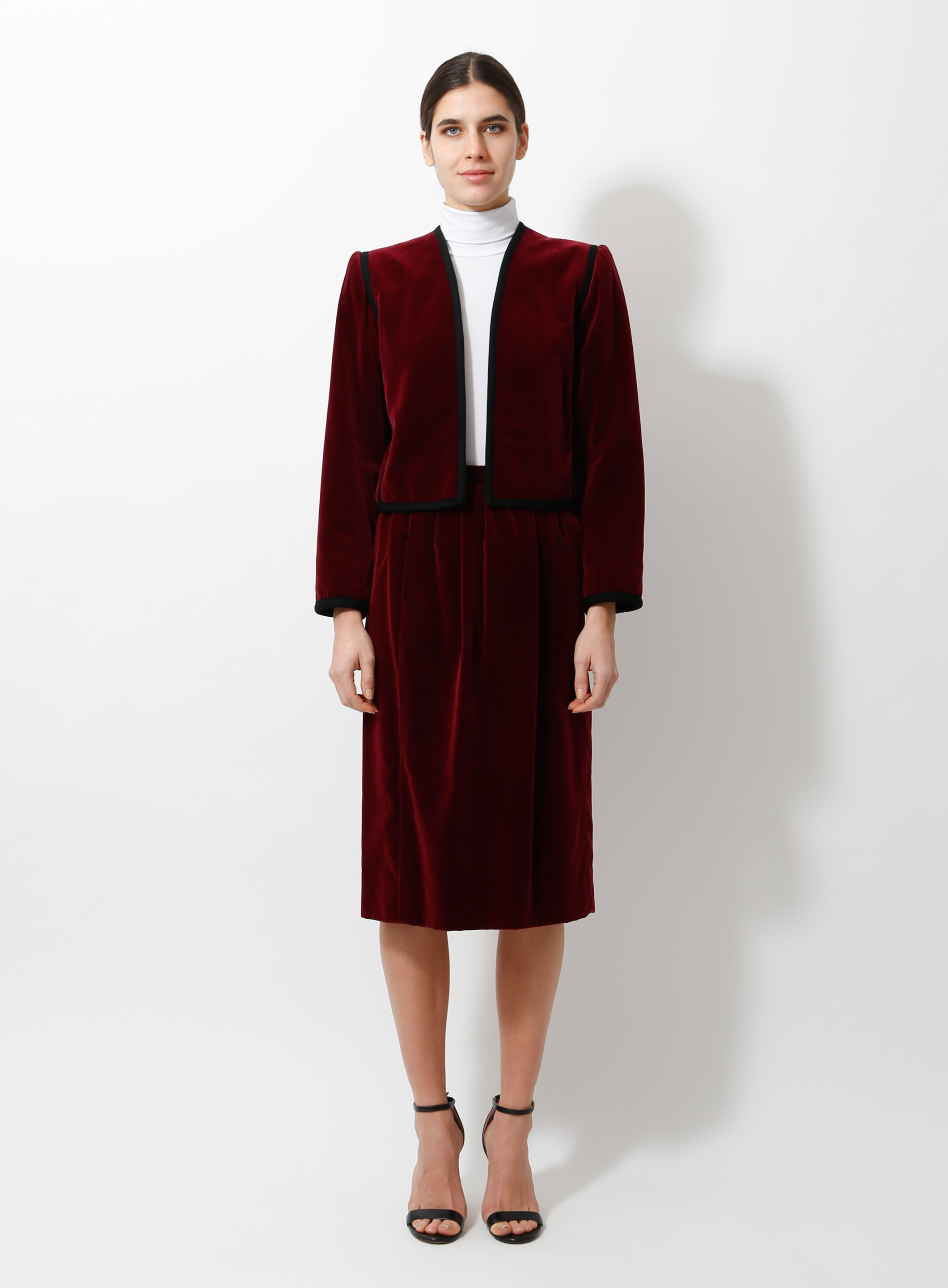 elu. エルAudrey velvet ribbon jumper skirt elu Audrey velvet ribbon jumper skirt エル