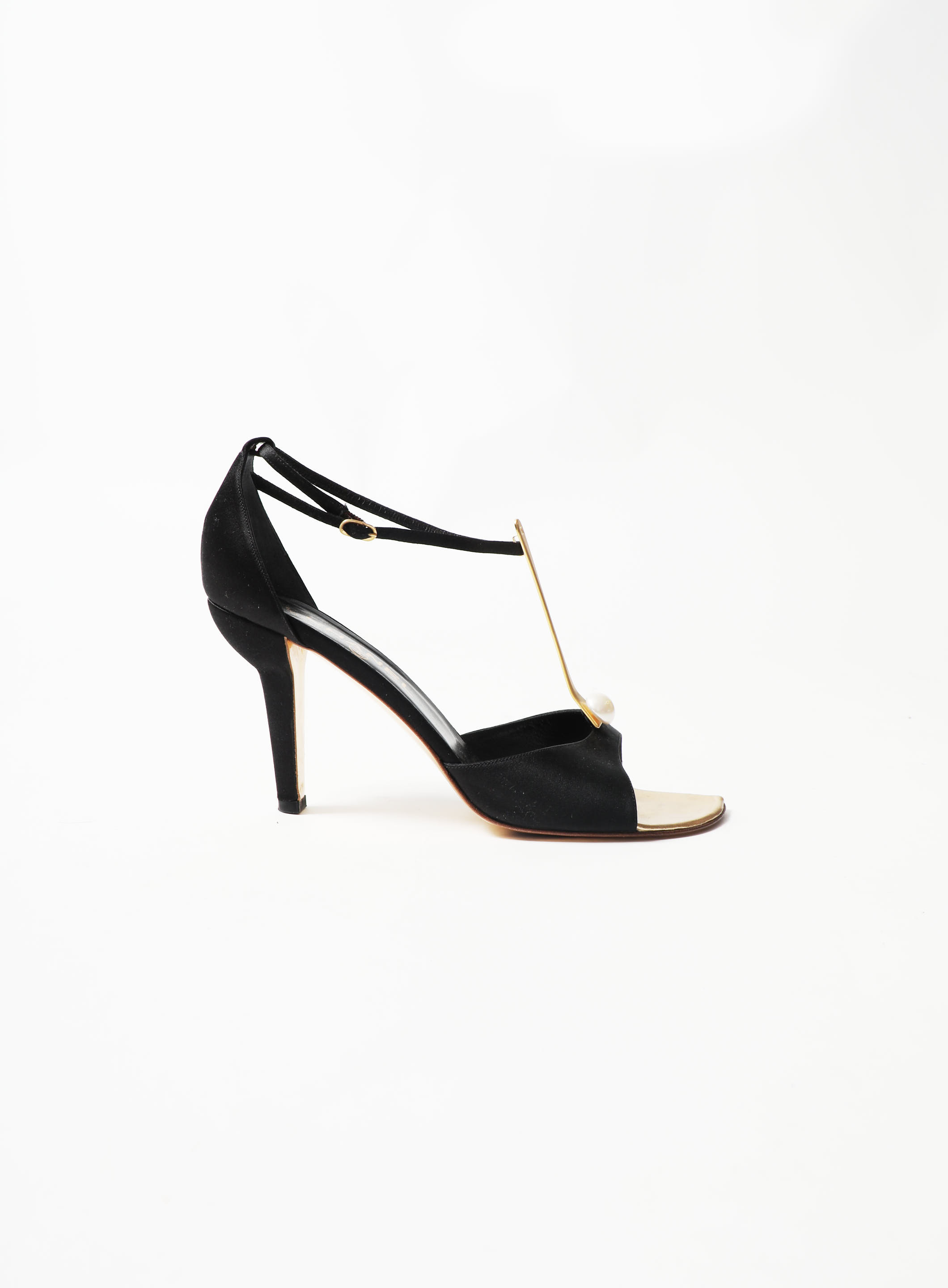 Early 2000s Metallic Pearl 'CC' Sandals | Authentic