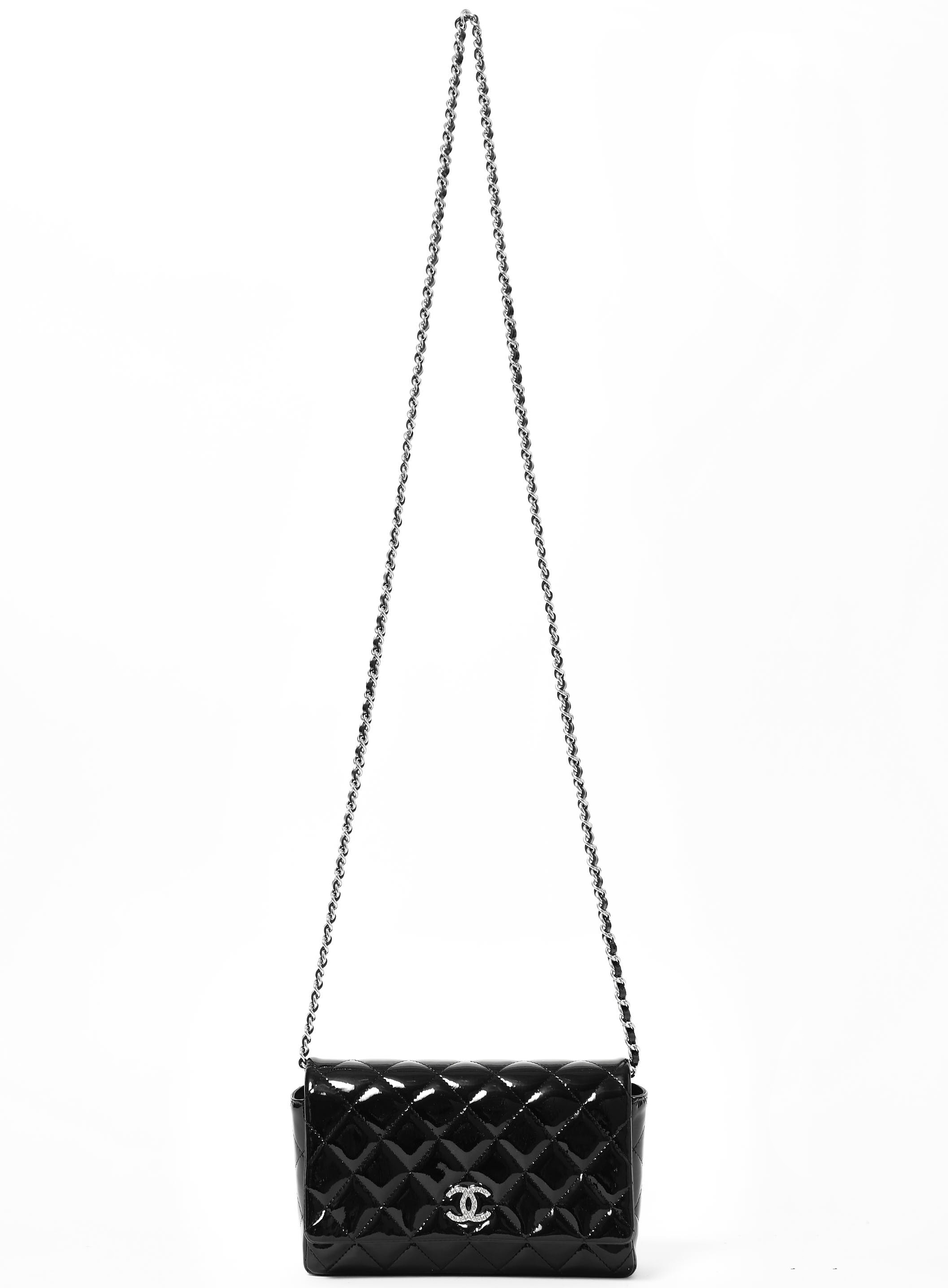 A BLACK PATENT LEATHER WALLET ON CHAIN FLAP BAG, CHANEL, 2008-09