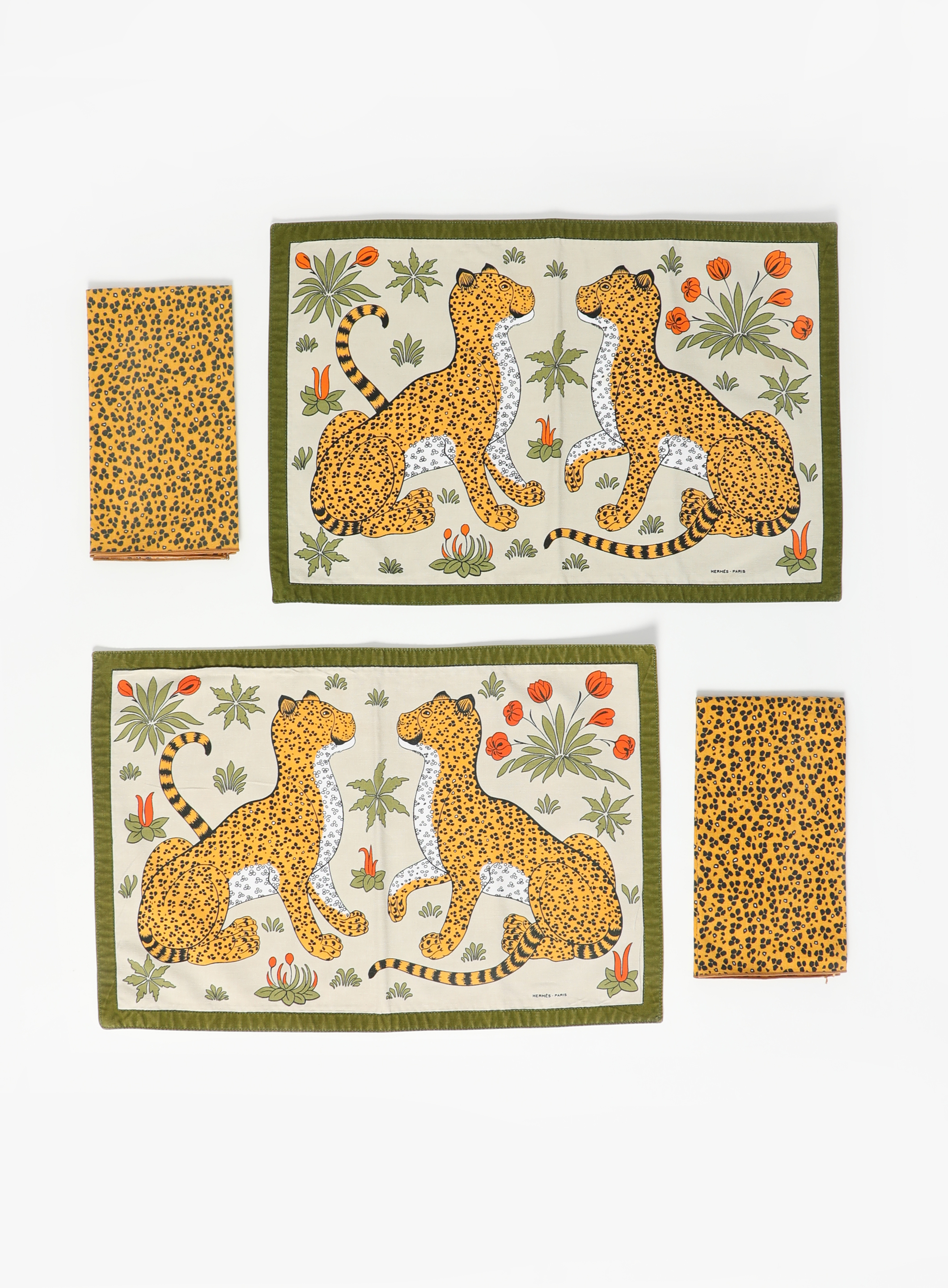Vintage 'Les Leopards' 16-piece Placemat Set | Authentic & Vintage