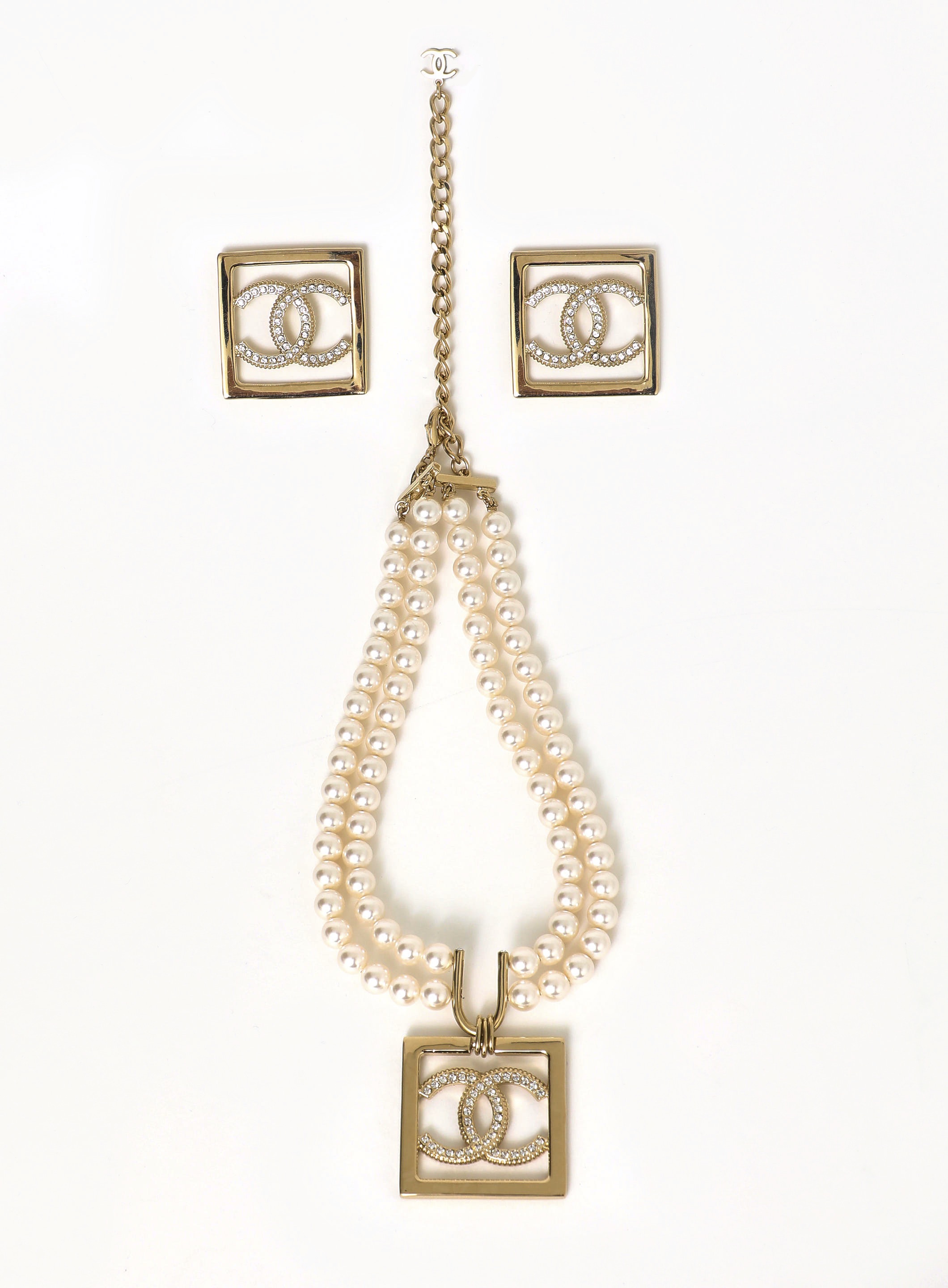 Chanel 2023 Strass 'CC' Pearl Necklace & Earrings