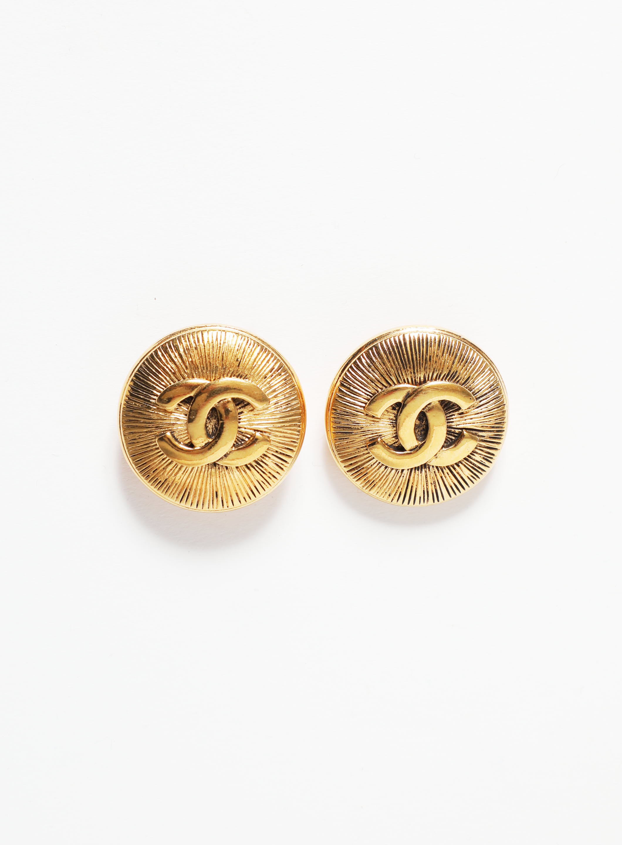 chanel earrings cc logo gold