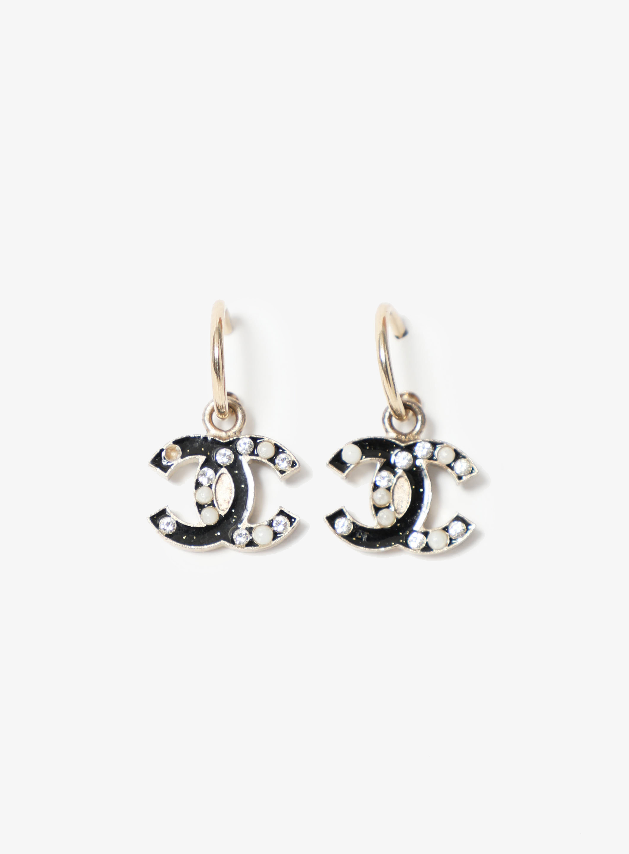 Chanel - Authenticated CC Earrings - Silver Plated Black for Women, Very Good Condition